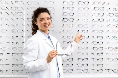 Curriculum da ottico: esempio CV e consigli vincenti