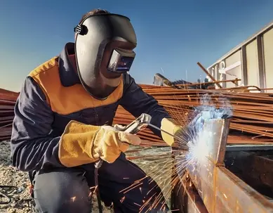 Curriculum saldatore: esempi di CV e consigli