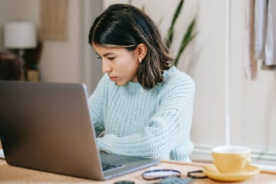 Il plurale di curriculum vitae è curriculum o curricula?